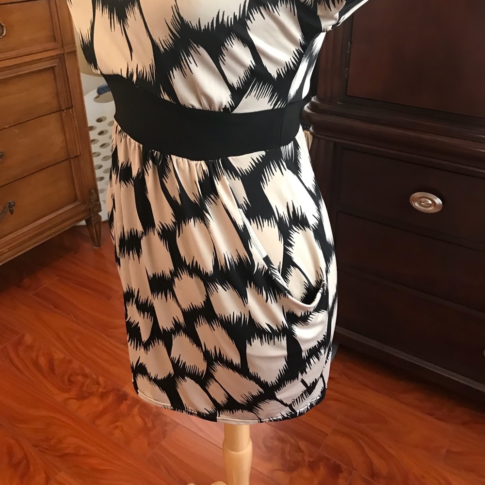 Forever 21 dress🌹 - Picture 4 of 5